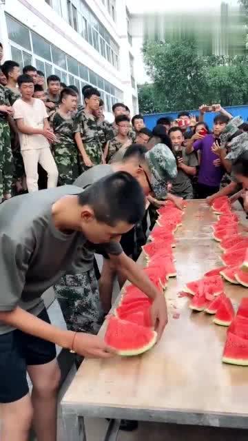 吃瓜站队,揭秘娱乐圈背后的恩怨情仇